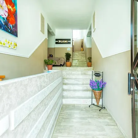 Lemon Garden דירה